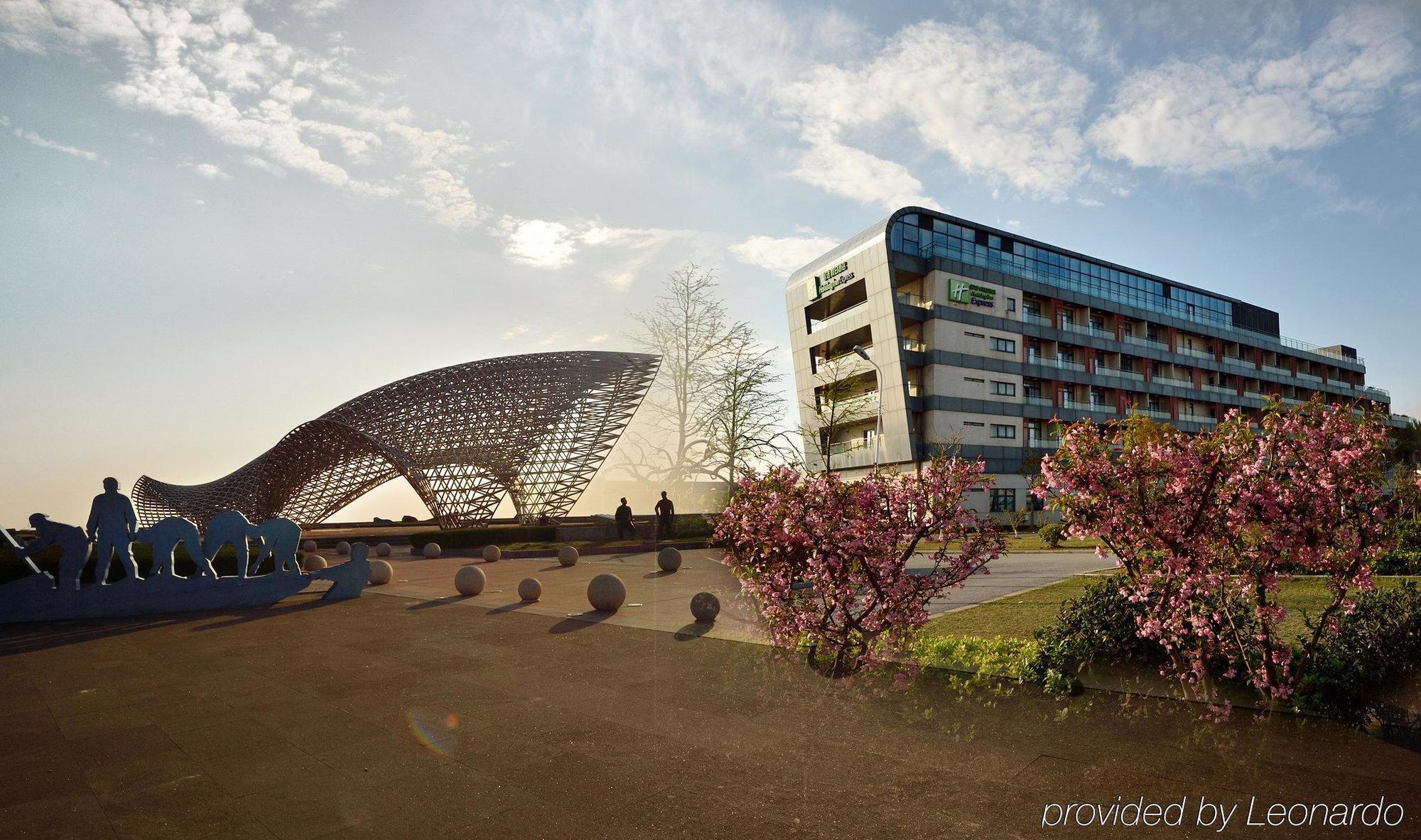 Holiday Inn Express Shanghai Nanhuizui ภายนอก รูปภาพ